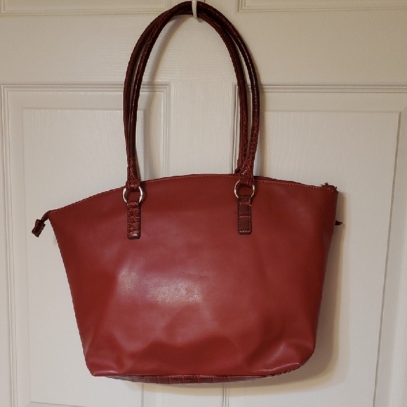 Chic Maroon Crocodile-Patterned Computer Tote Bag 13 X 17 - Picture 2 of 12